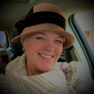 Meet your Posher, Carrie